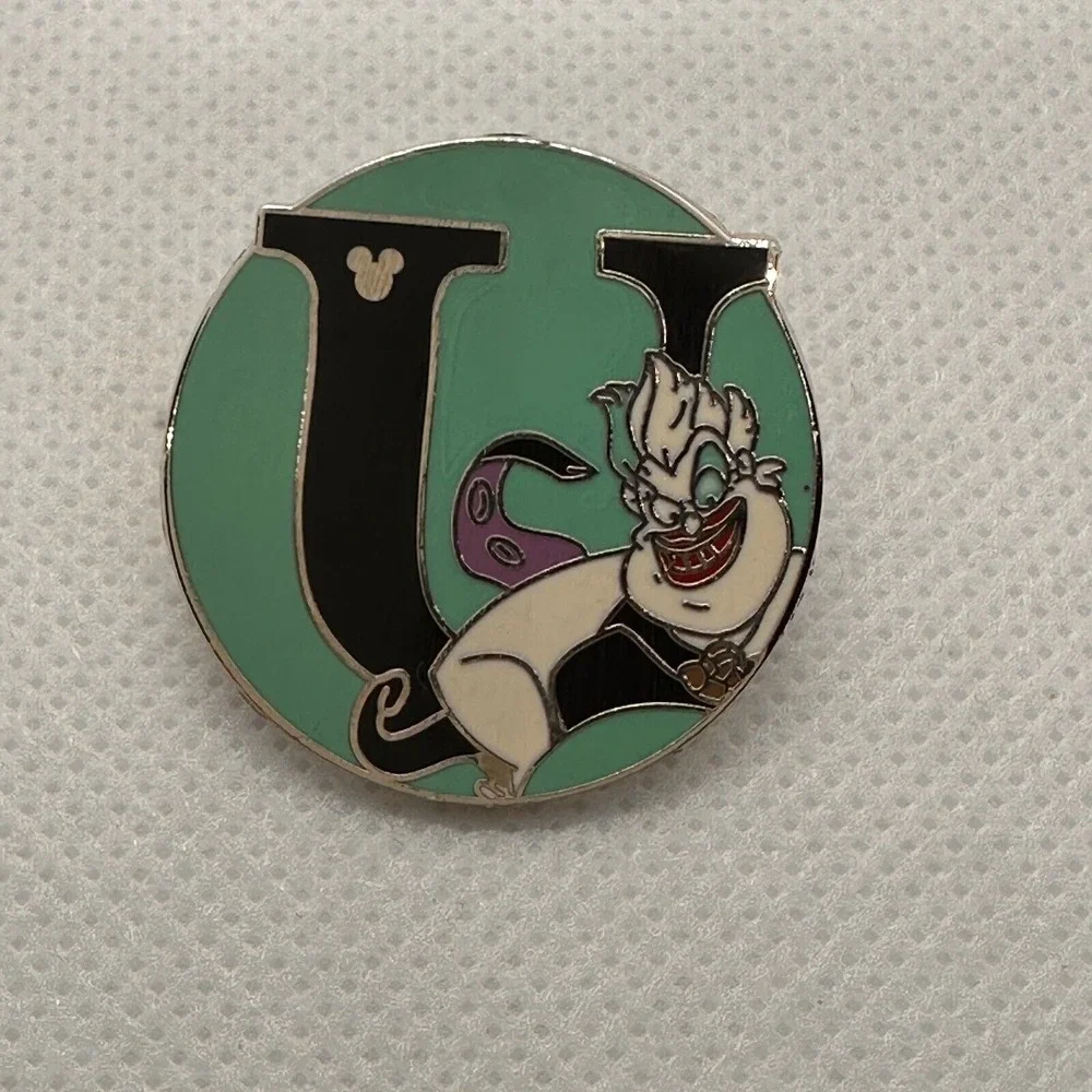 2008 Disney WDW Hidden Mickey Series III Alphabet Ursula (U) Pin Rare‎